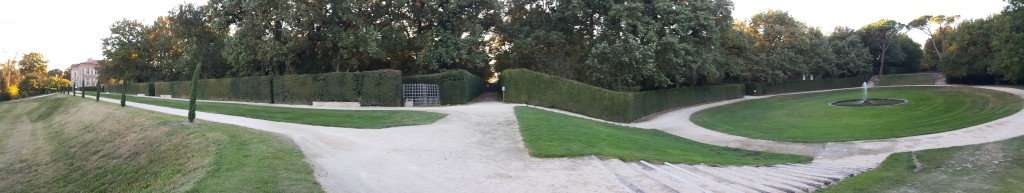 lapyraledubuis.com Château de Merville panoramique